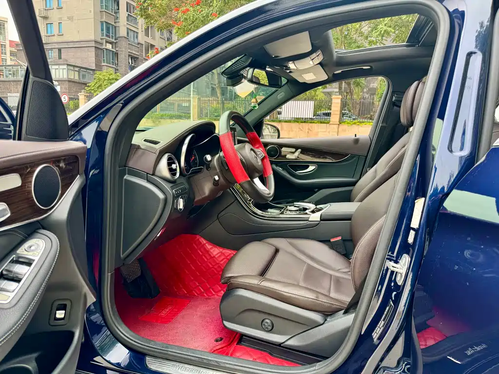 Mercedes-Benz GLC 2017 GLC 260 4MATIC Luxury Type