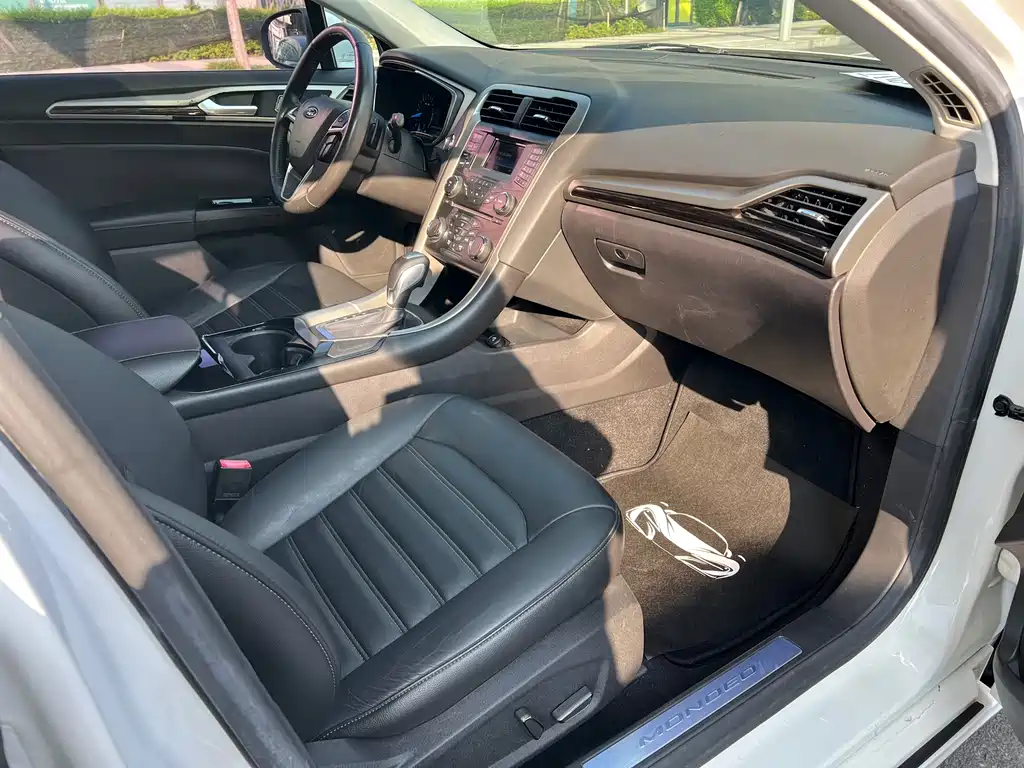 Ford Mondeo — миниатюра 9