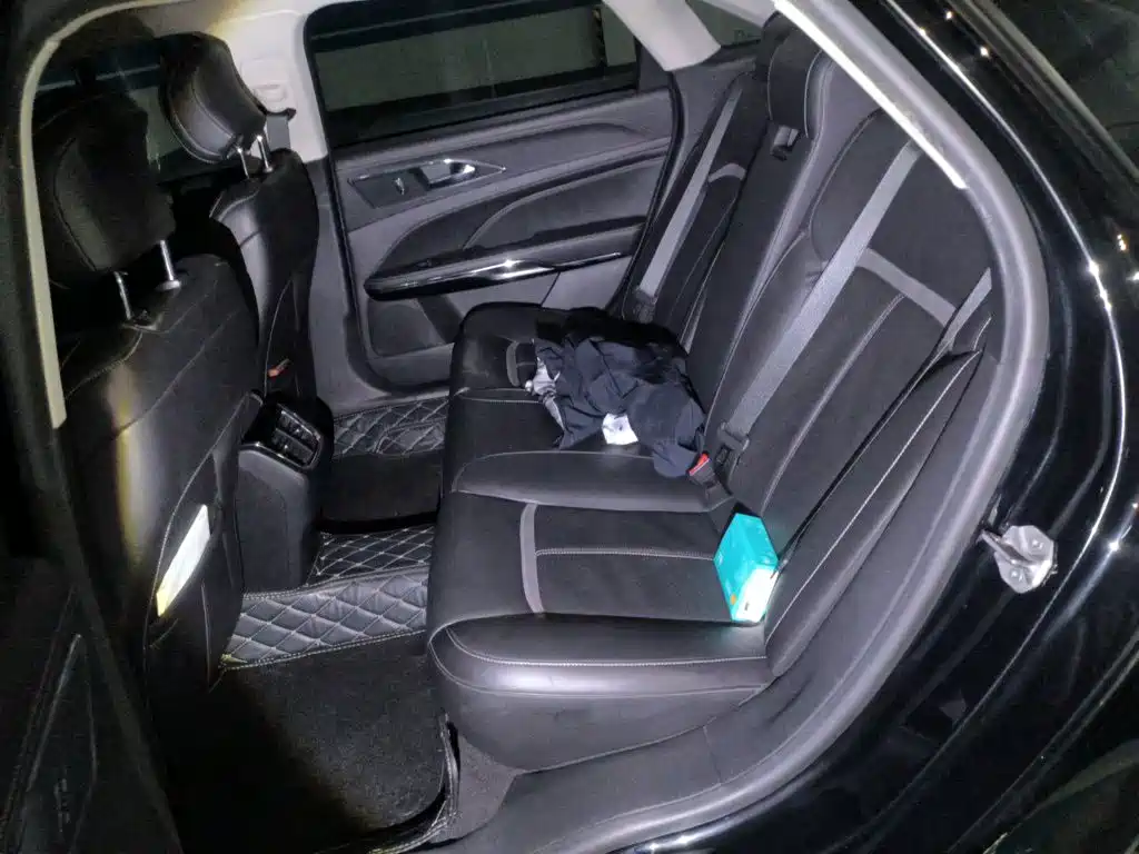 Ford Taurus — миниатюра 13