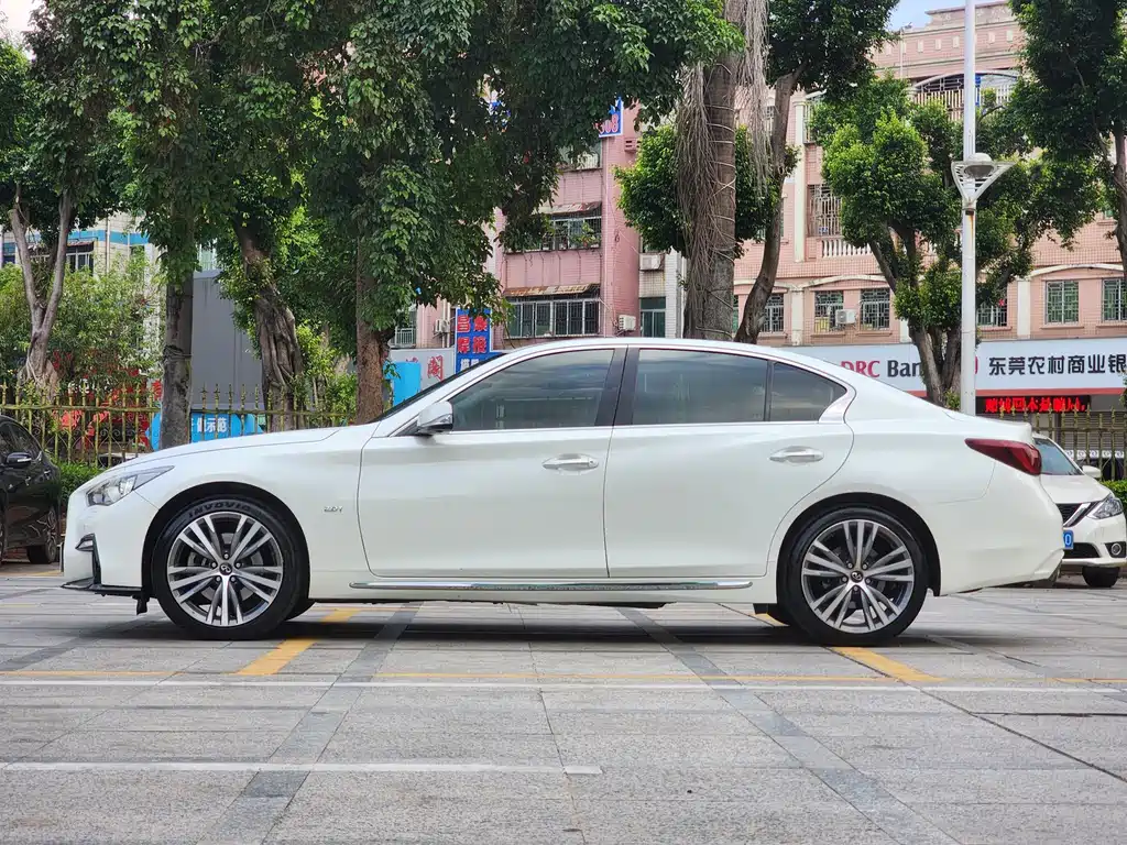 Infiniti Q50L — миниатюра 4
