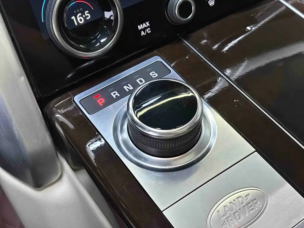 Land Rover Range Rover — миниатюра 9