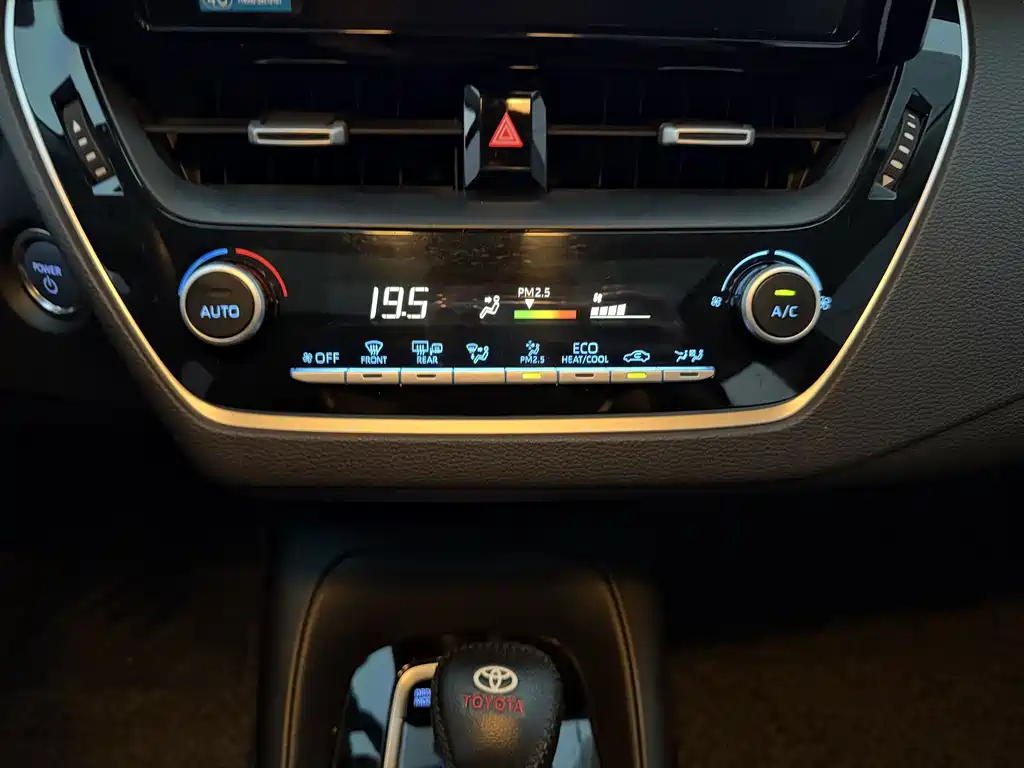 Toyota Corolla — миниатюра 12