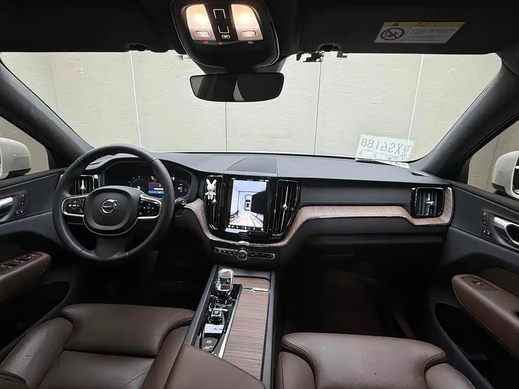 VOLVO XC60 PLUG IN HYBRID