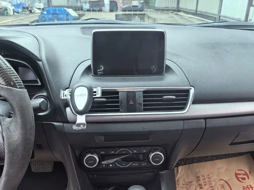 Mazda 3 Axela — миниатюра 16