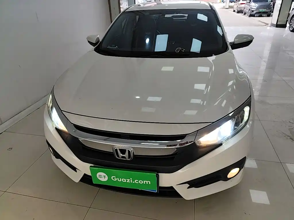 Honda Civic 2016 220TURBO CVT Luxury