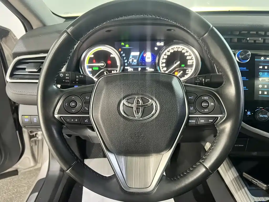 Toyota Camry — миниатюра 28