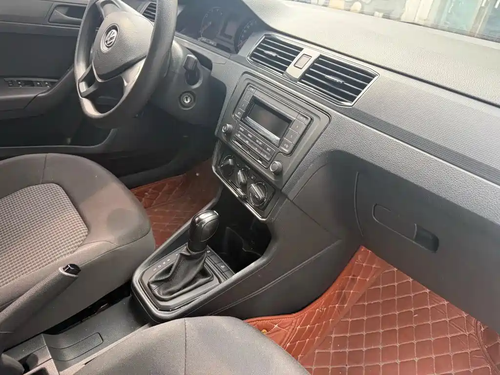 Volkswagen Santana — миниатюра 10
