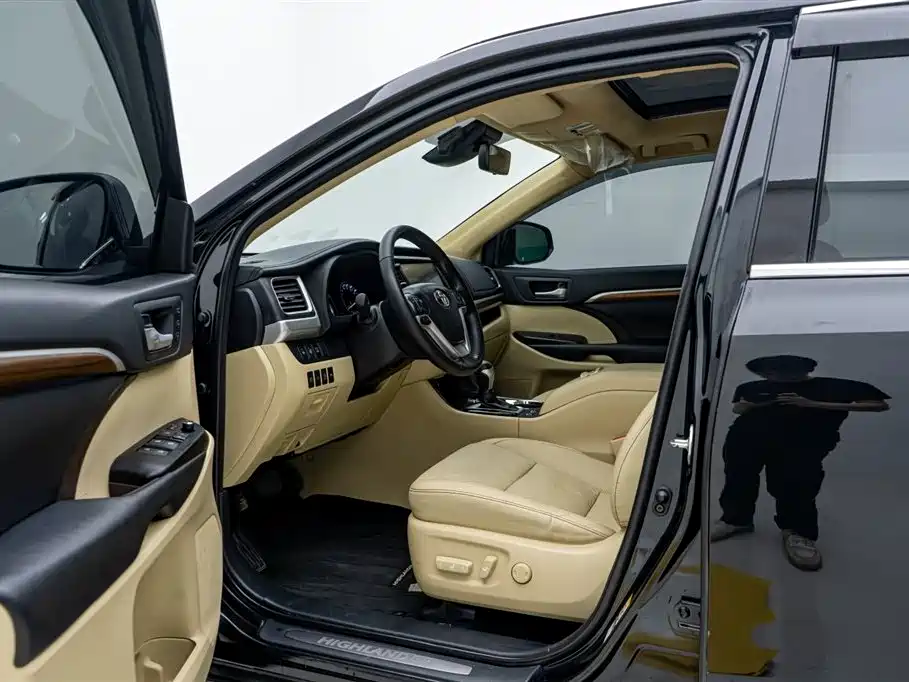 Toyota Highlander — миниатюра 17