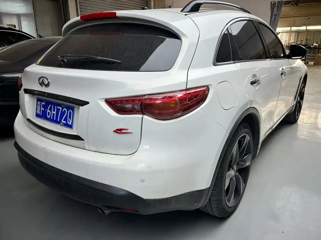 Infiniti QX70 — миниатюра 2