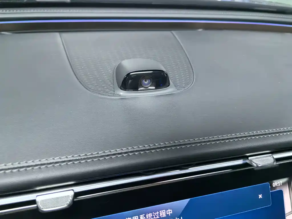 Mercedes-Benz E-Class — миниатюра 8