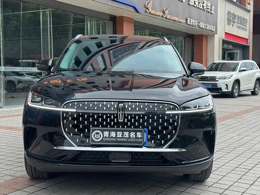 Lincoln Corsair 2025 2.0T Premium