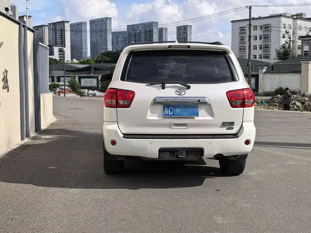 Toyota Sequoia 2010 5.7 Platinum