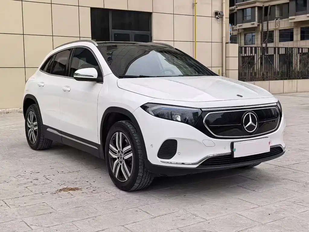 MERCEDES-BENZ EQA