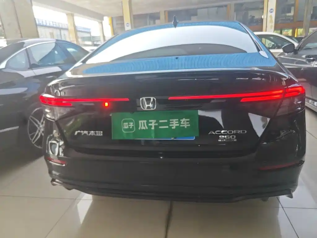 Honda Accord — миниатюра 6