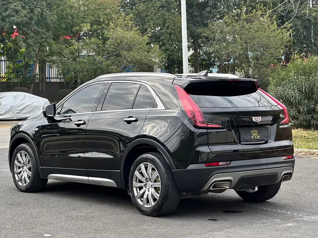 CADILLAC XT4