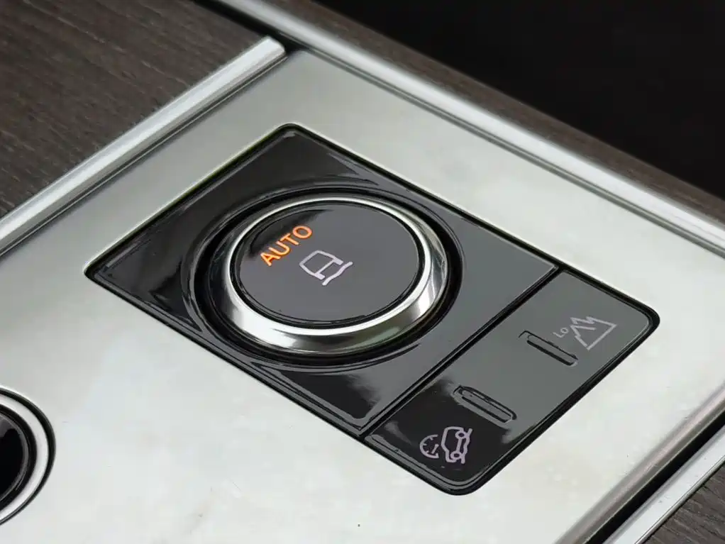 Land Rover Range Rover — миниатюра 21