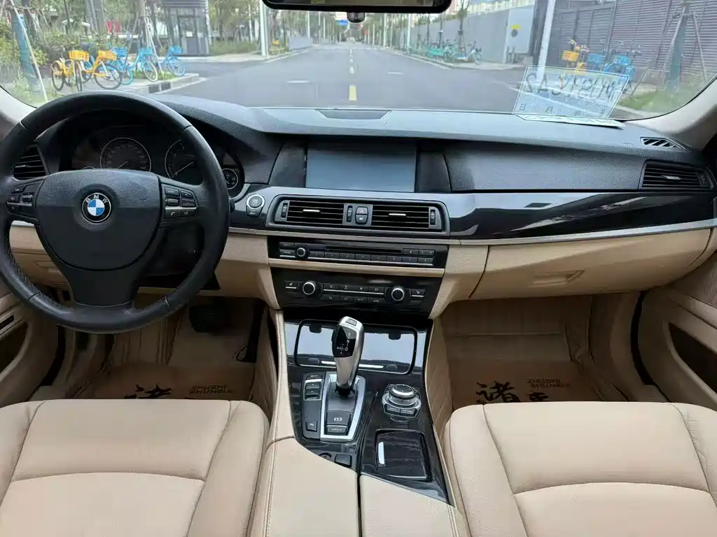 BMW 5 Series — миниатюра 9
