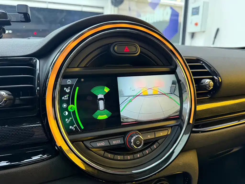MINI Mini Clubman — миниатюра 8