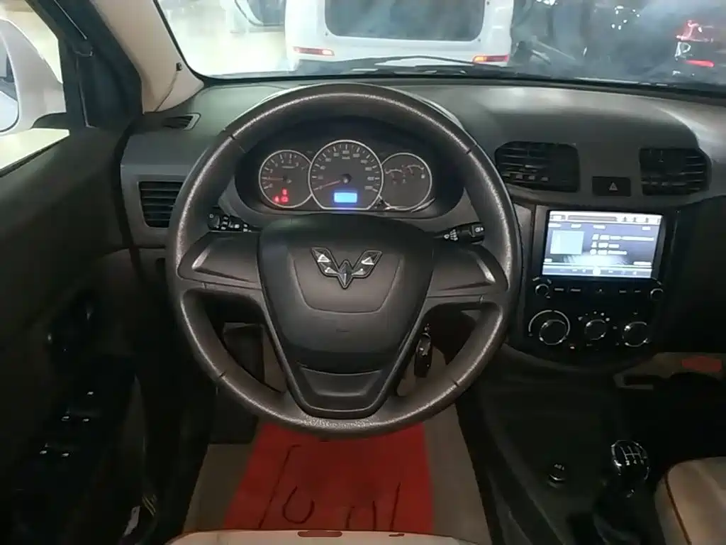 Wuling Hongguang — миниатюра 11