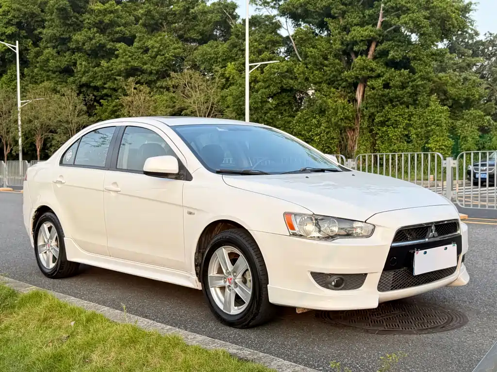 Mitsubishi Lancer EX — миниатюра 3