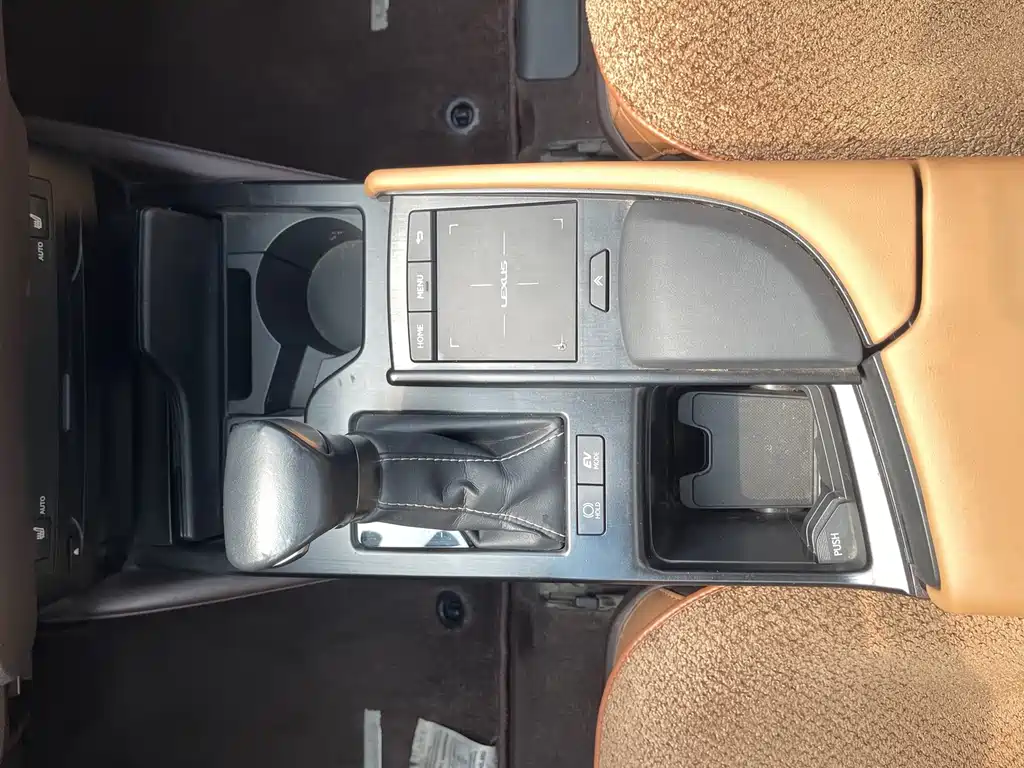 Lexus ES — миниатюра 12