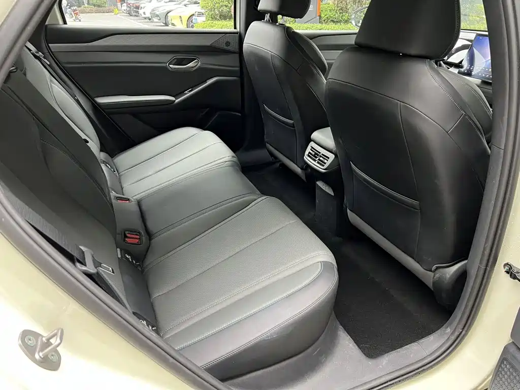 BYD Qin L — миниатюра 10
