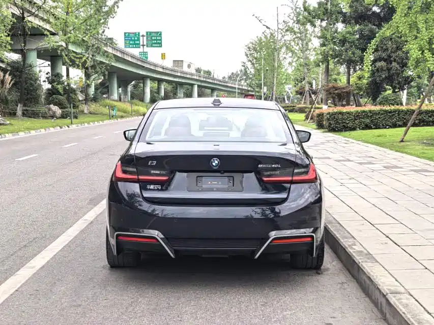 BMW i3 2025 eDrive 40 L