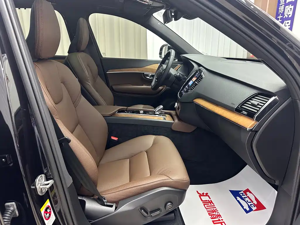 Volvo XC90 — миниатюра 20