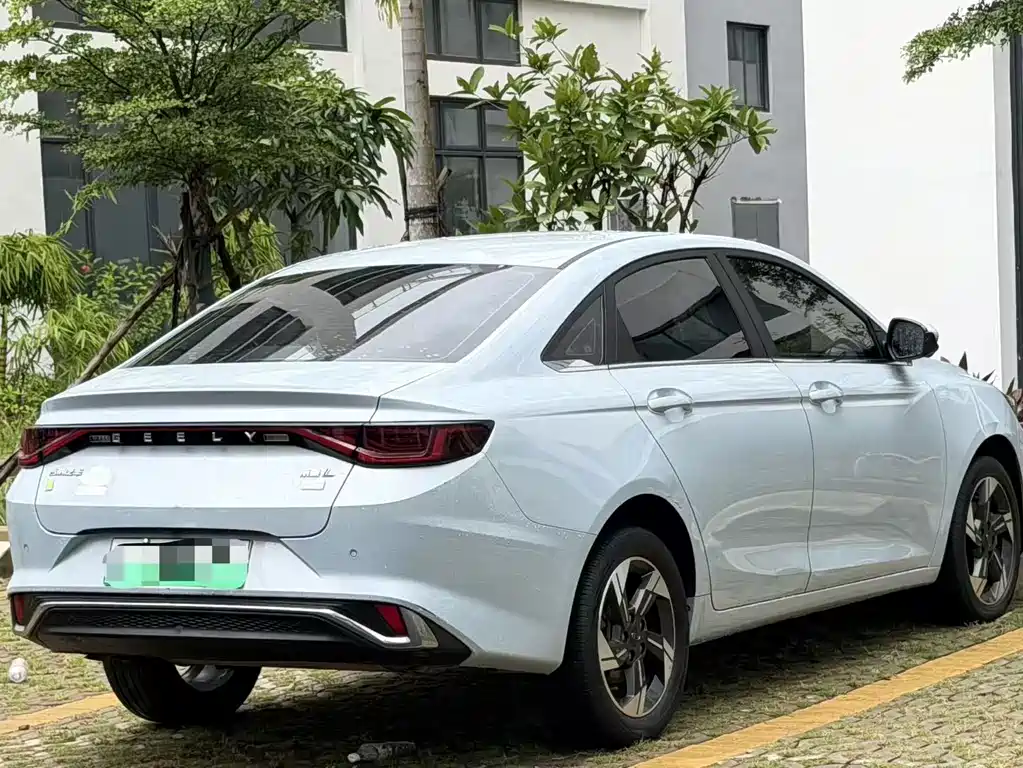 Geely L HiP — миниатюра 7