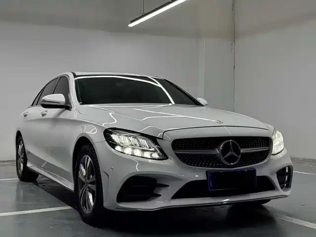 Mercedes-Benz C-Class — фото 1