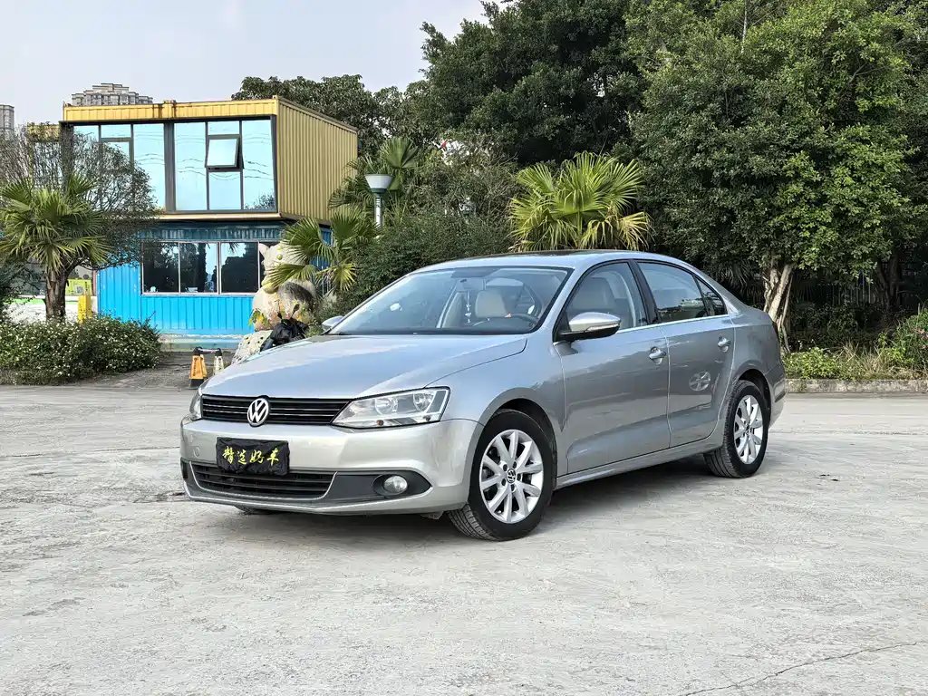 Volkswagen Sagitar 2012