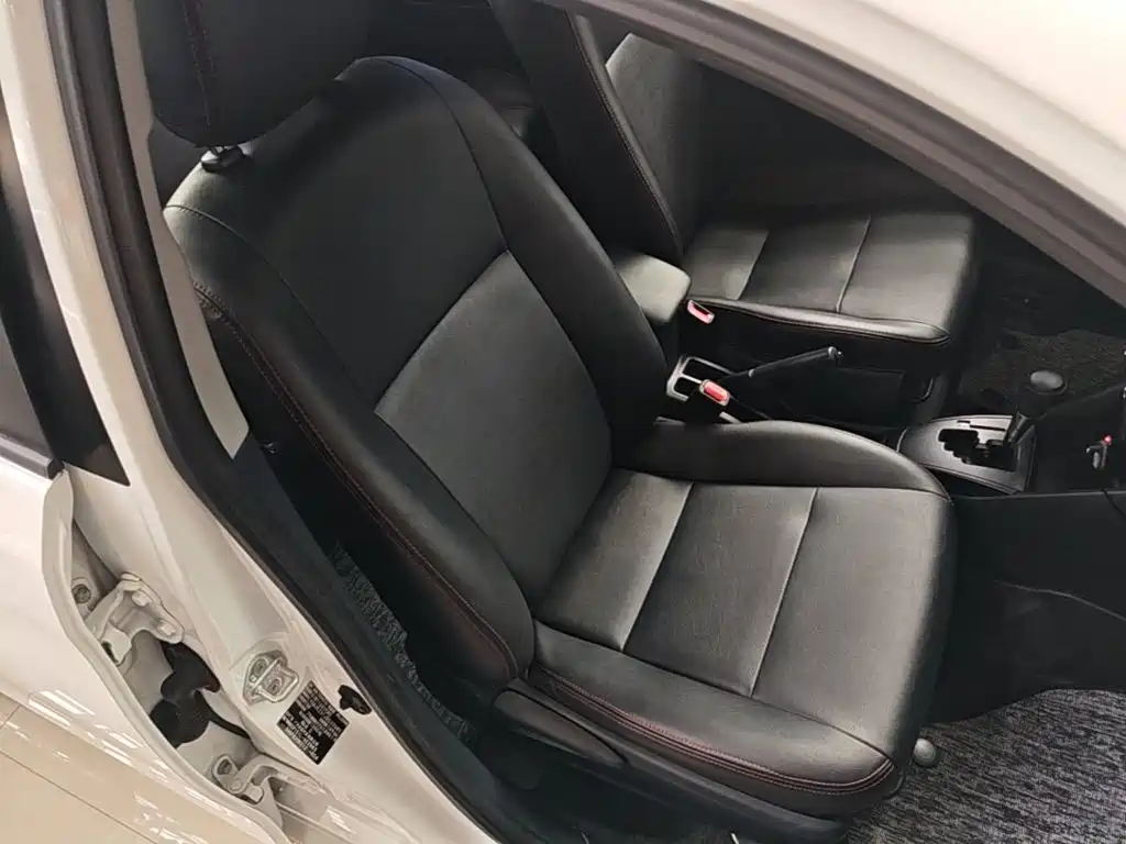 Toyota Yaris L — миниатюра 25