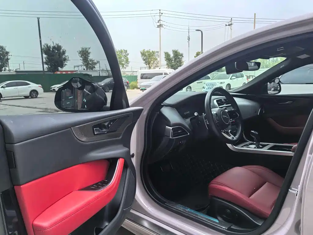 Jaguar XEL — миниатюра 4