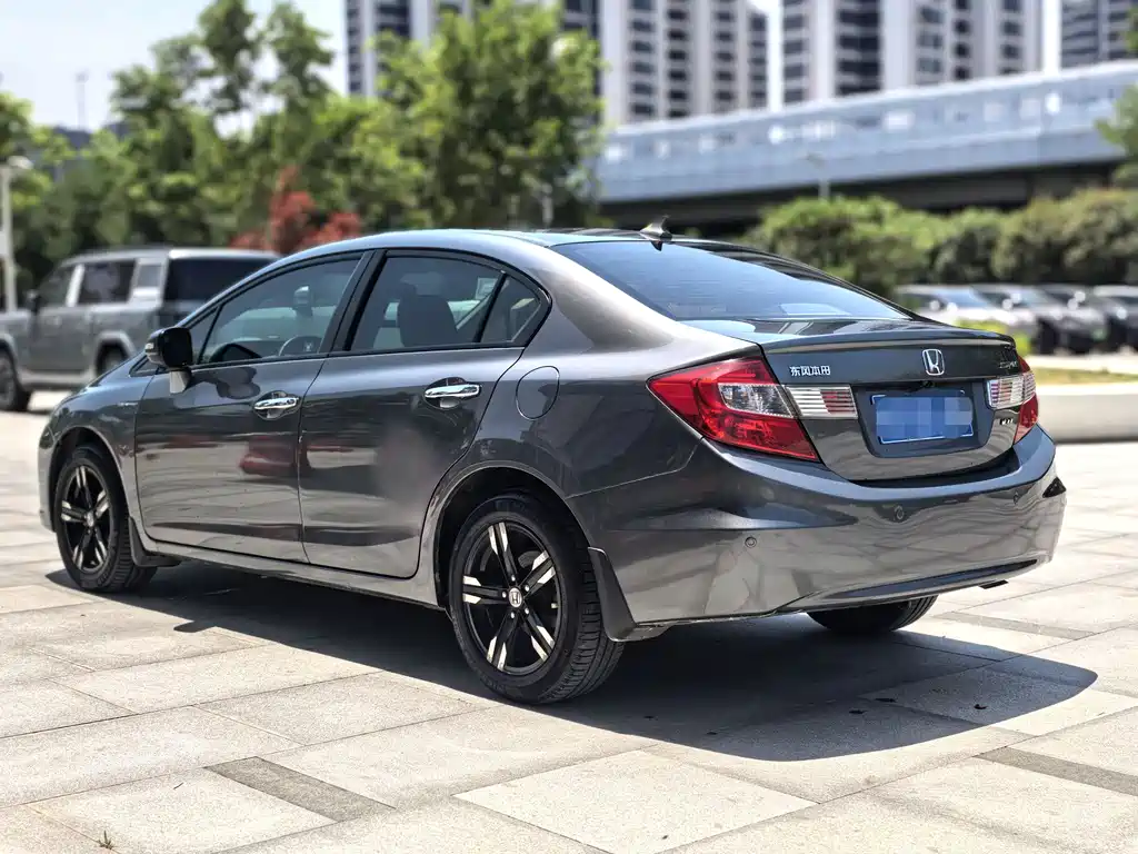 Honda Civic 2013 1.8L AT Luxury