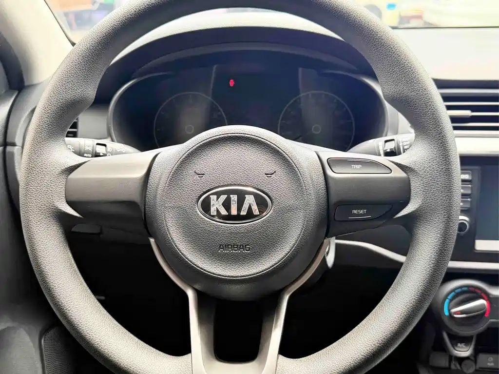Kia K2 — миниатюра 18
