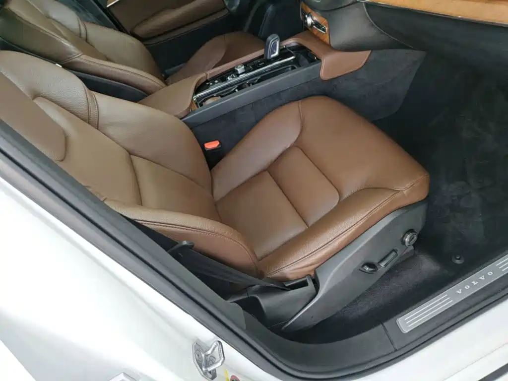 Volvo XC90 — миниатюра 25