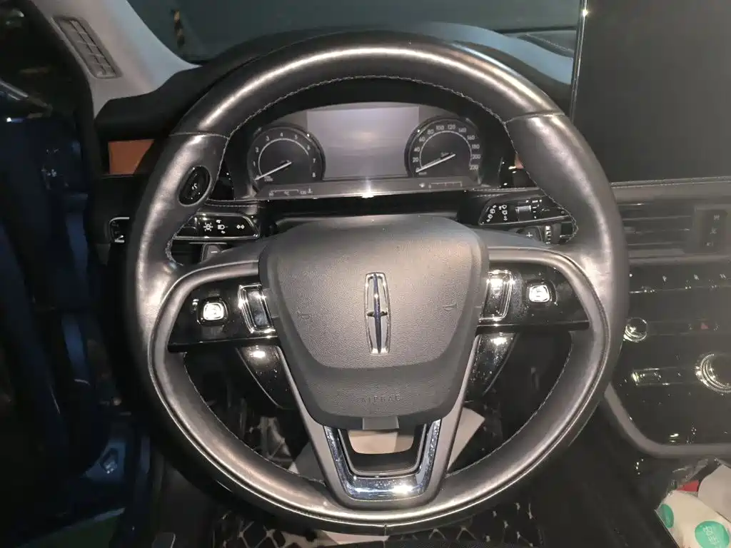 Lincoln Corsair — миниатюра 11