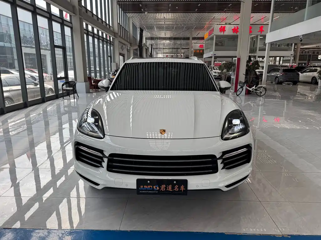 PORSCHE CAYENNE