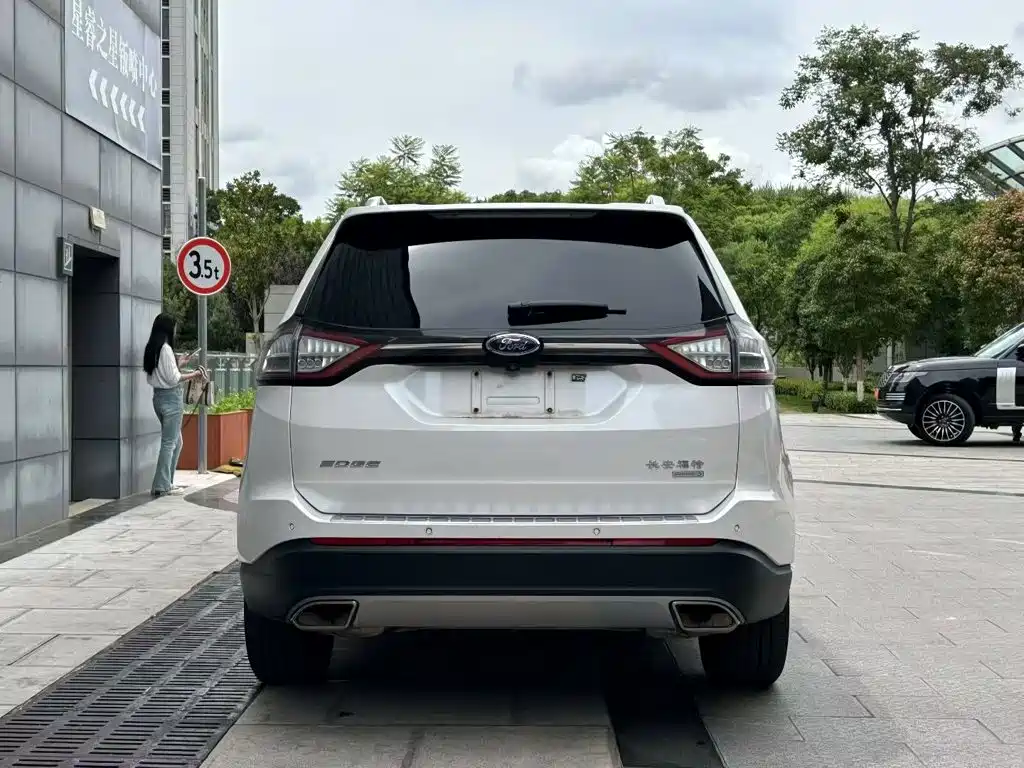 Ford Edge — миниатюра 4