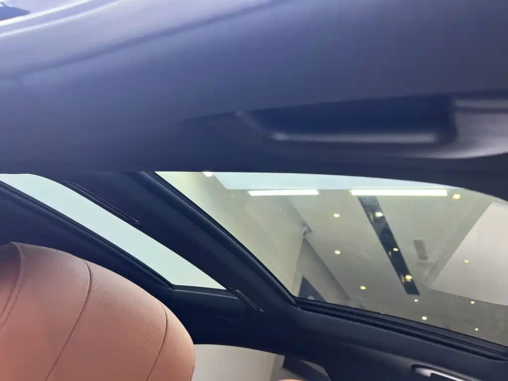 Mercedes-Benz S-Class — миниатюра 13