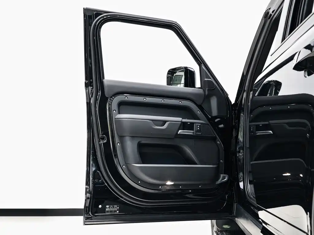 Land Rover Defender — миниатюра 14