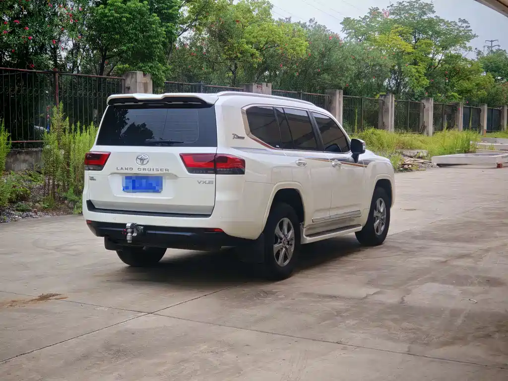 Toyota Land Cruiser — миниатюра 4