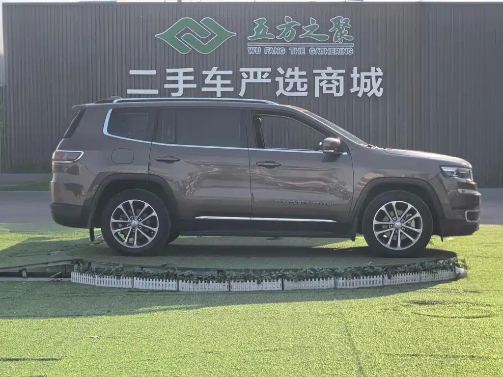 JEEP GRAND COMMANDER