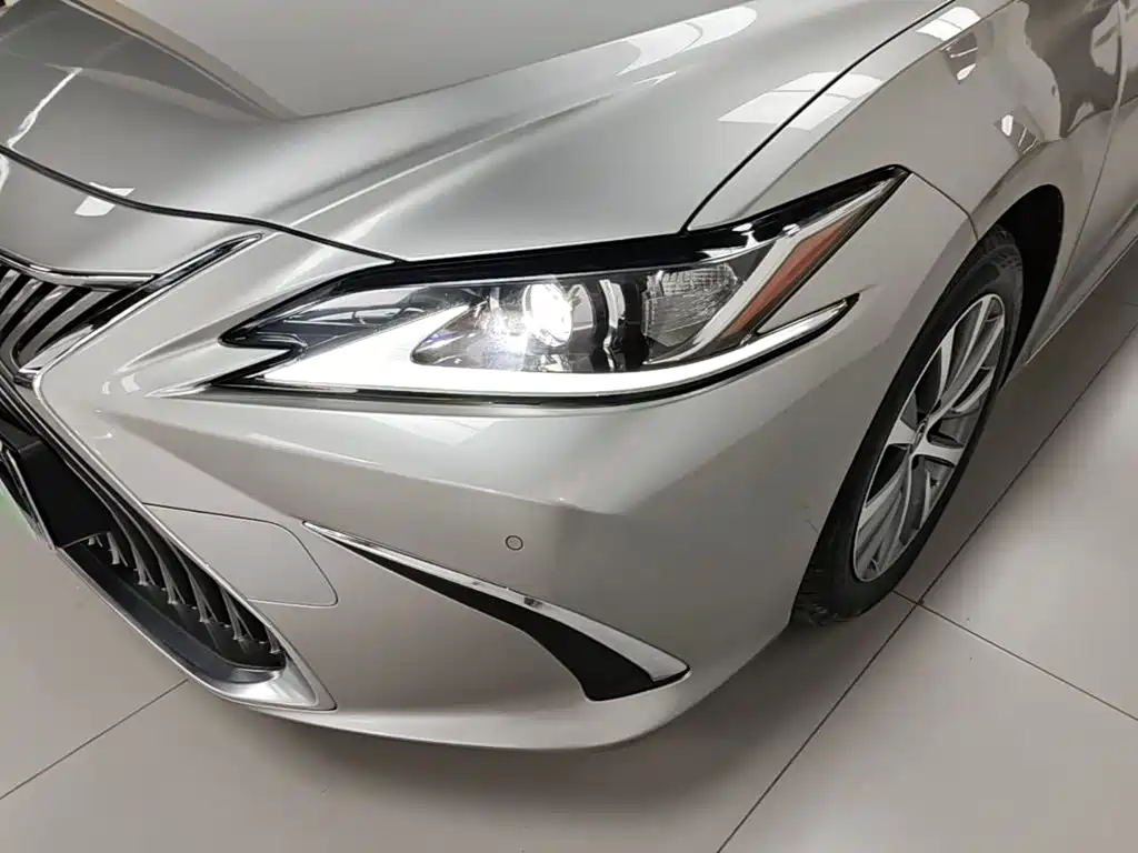 Lexus ES — миниатюра 24