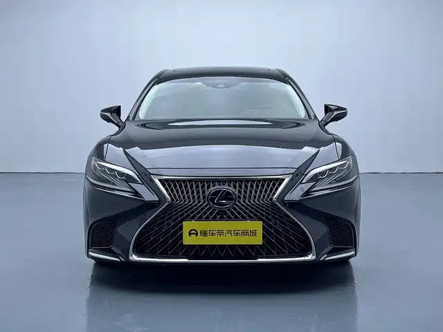 Lexus LS — миниатюра 2