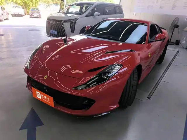 Ferrari 812