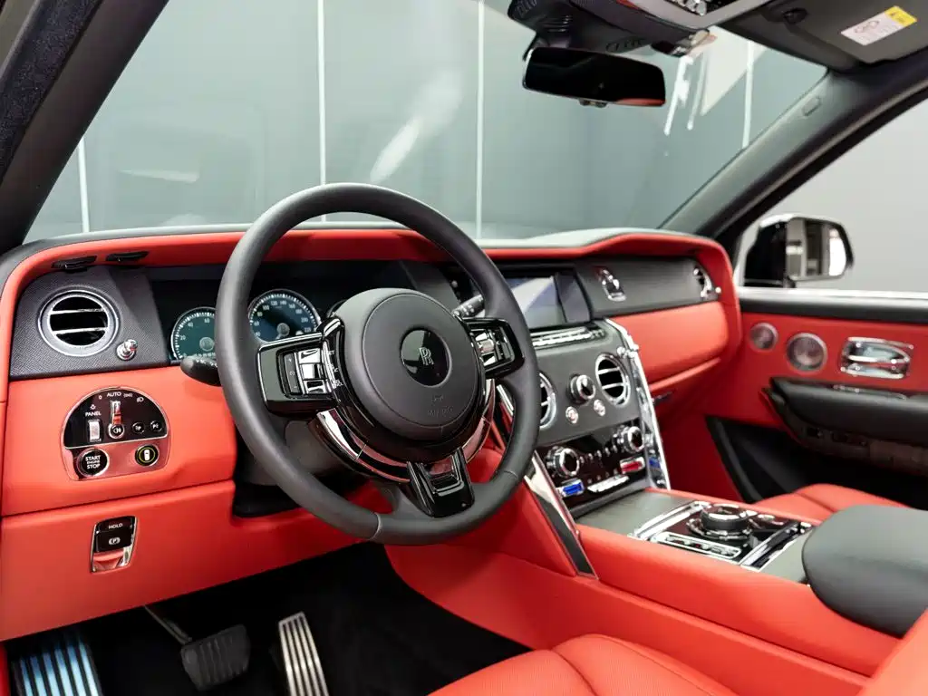 Rolls-Royce Cullinan — миниатюра 11