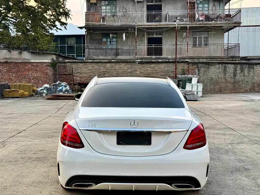 Mercedes-Benz C-Class — миниатюра 7