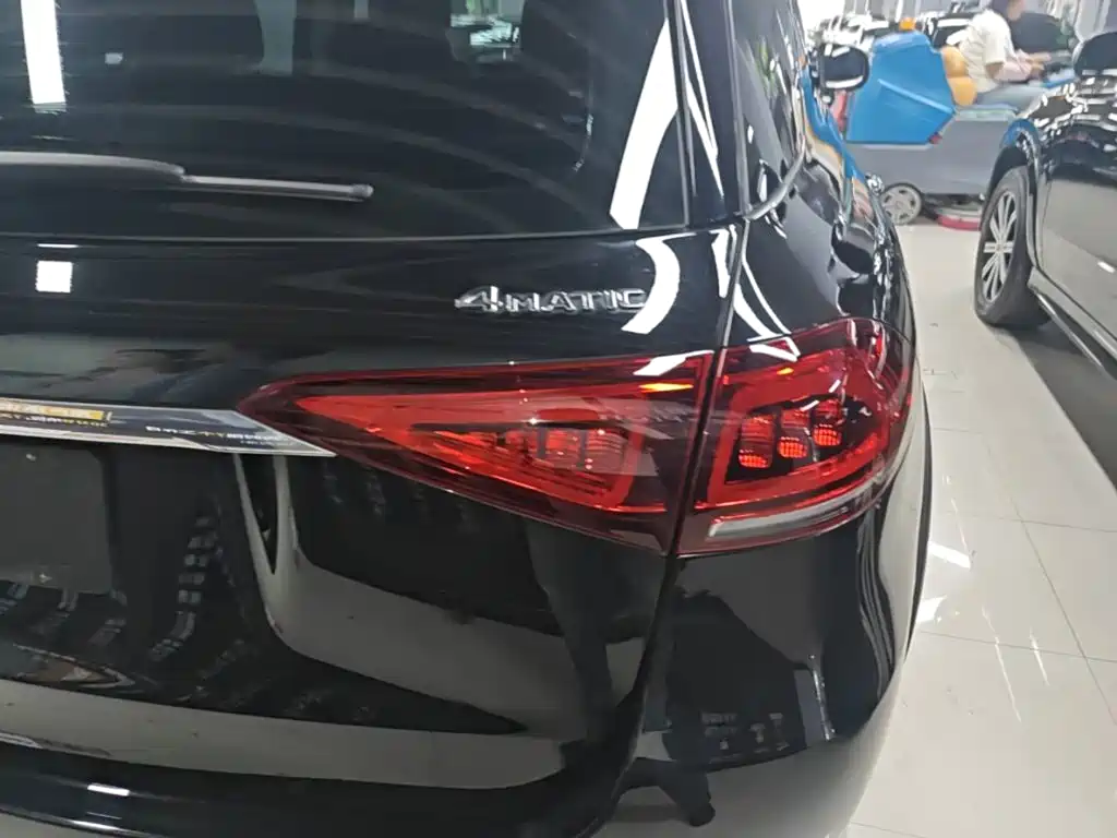Mercedes-Benz GLE (Import) — миниатюра 8