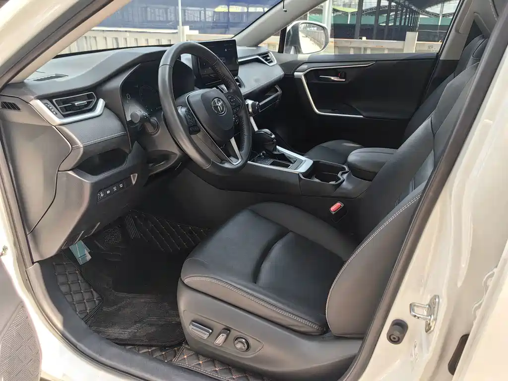 Toyota RAV4 — миниатюра 14